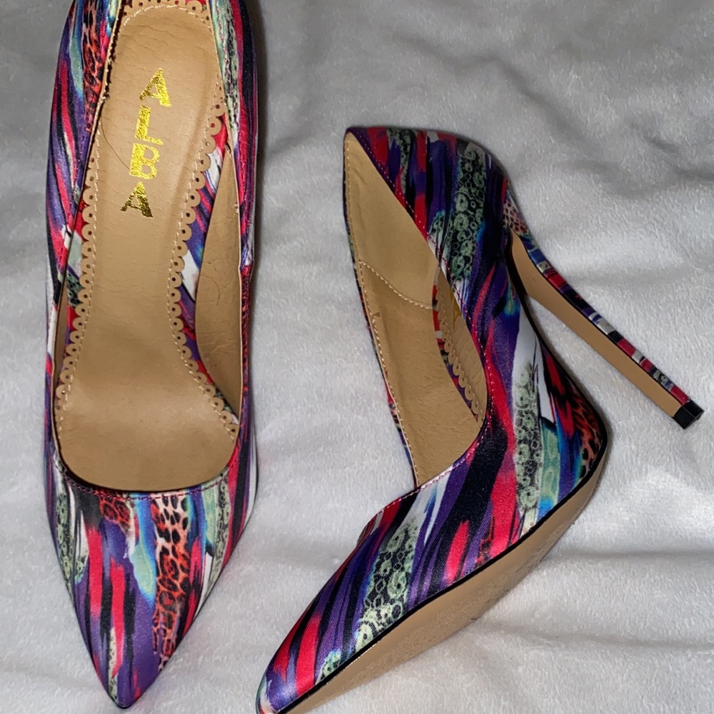 Pointed heels